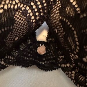 Blush push up bra, black and nude, 32D. EUC